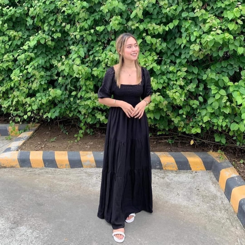 black maxi dress fits to small to medium brand new